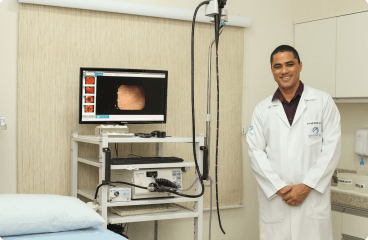 Dr. Sérgio na sala de endoscopia da Endovídeo